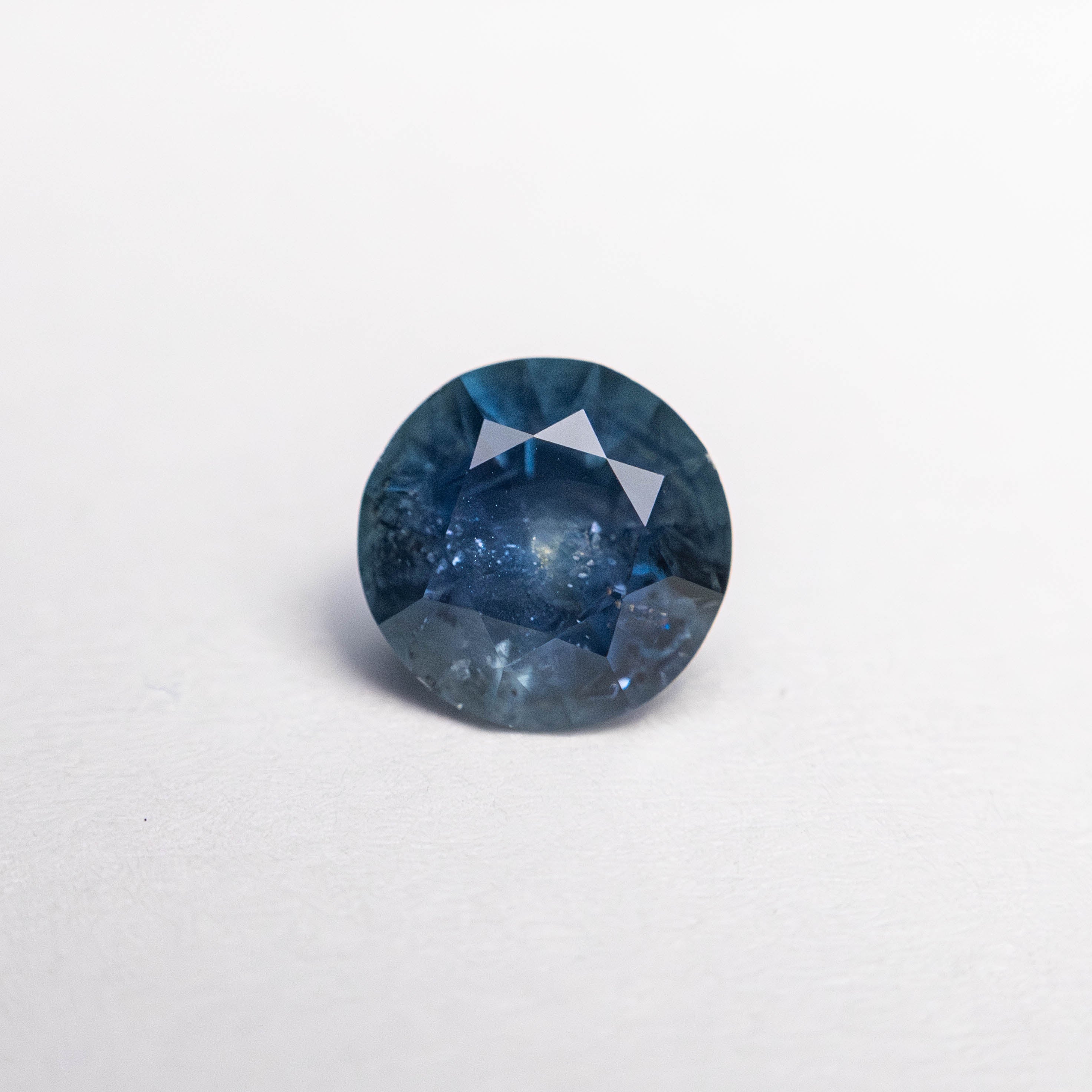 0.81ct 5.67x5.58x3.75mm Round Brilliant Sapphire 19942-33