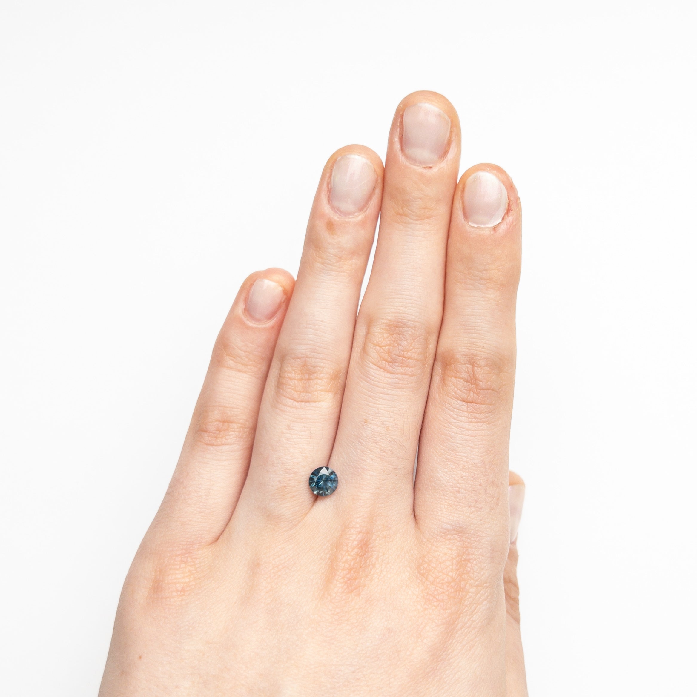 0.81ct 5.54x5.51x3.71mm Round Brilliant Sapphire 19942-35