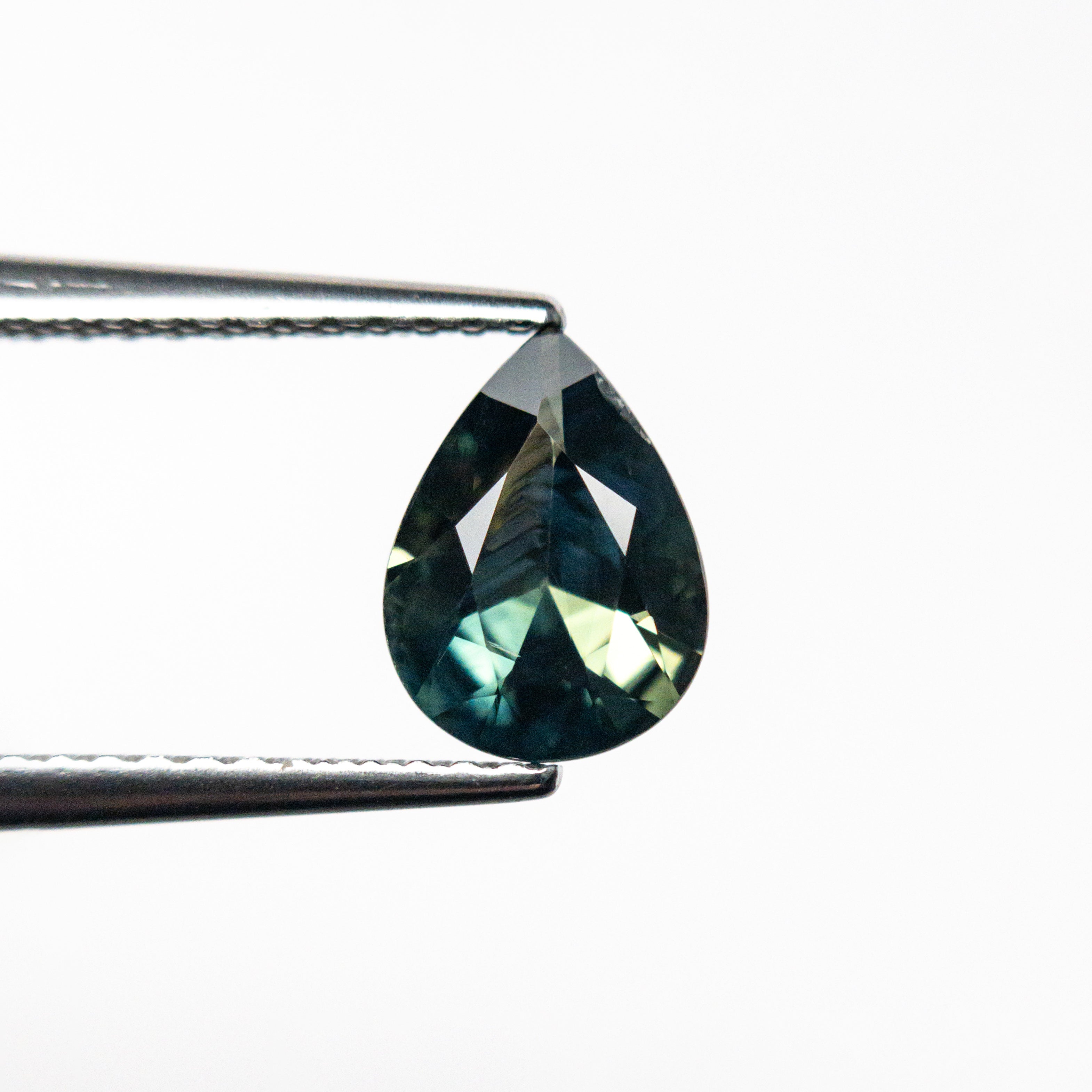 0.94ct 7.95x5.91x3.16mm Pear Brilliant Sapphire 25783-08