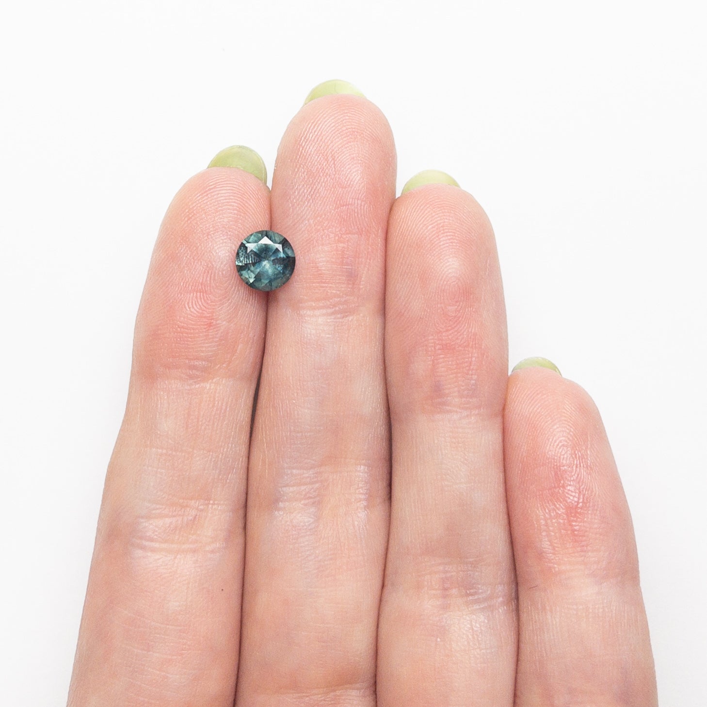 1.23ct 6.53x6.49x4.08mm Round Brilliant Sapphire 26524-01