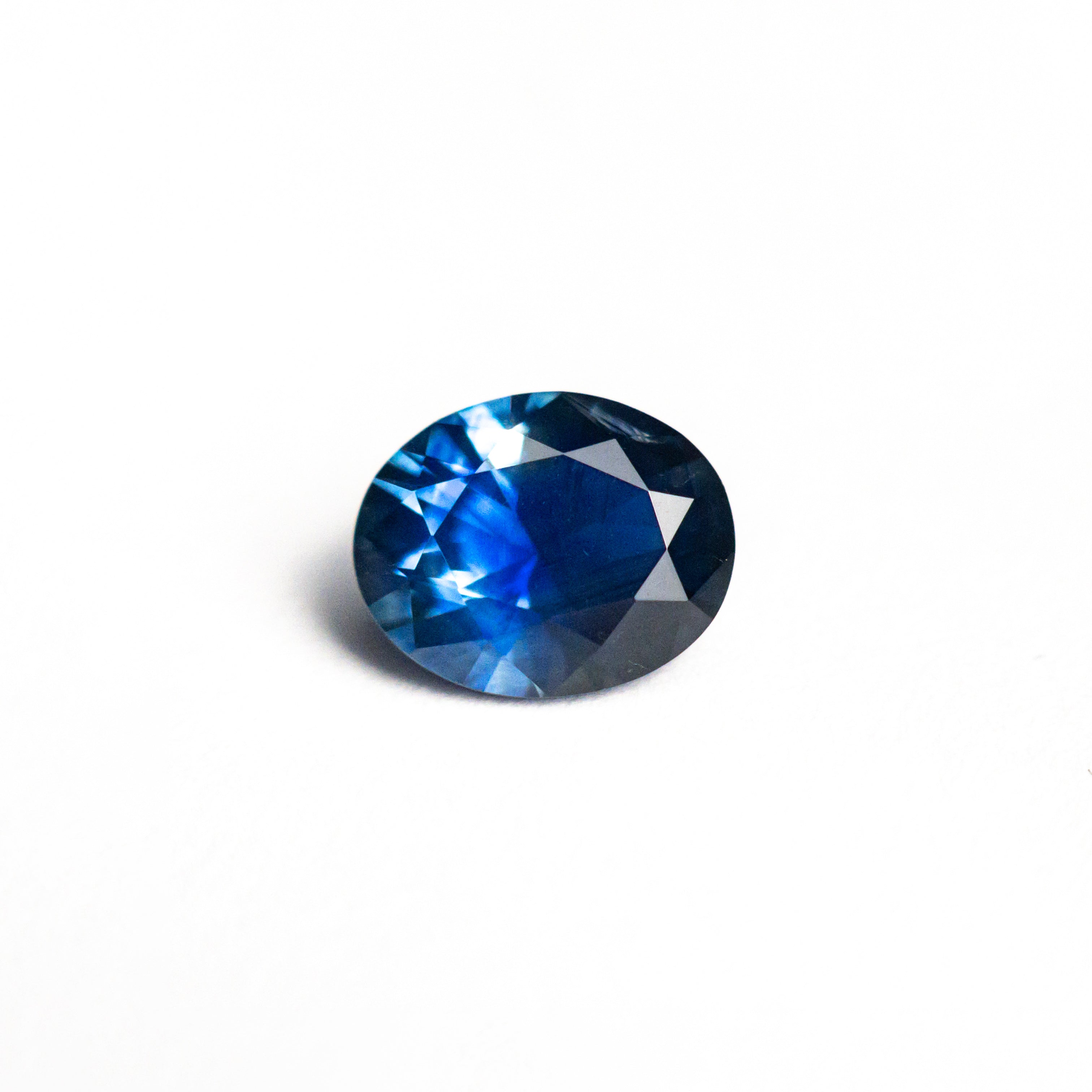 0.99ct 6.73x5.44x3.56mm Oval Brilliant Sapphire 26527-01