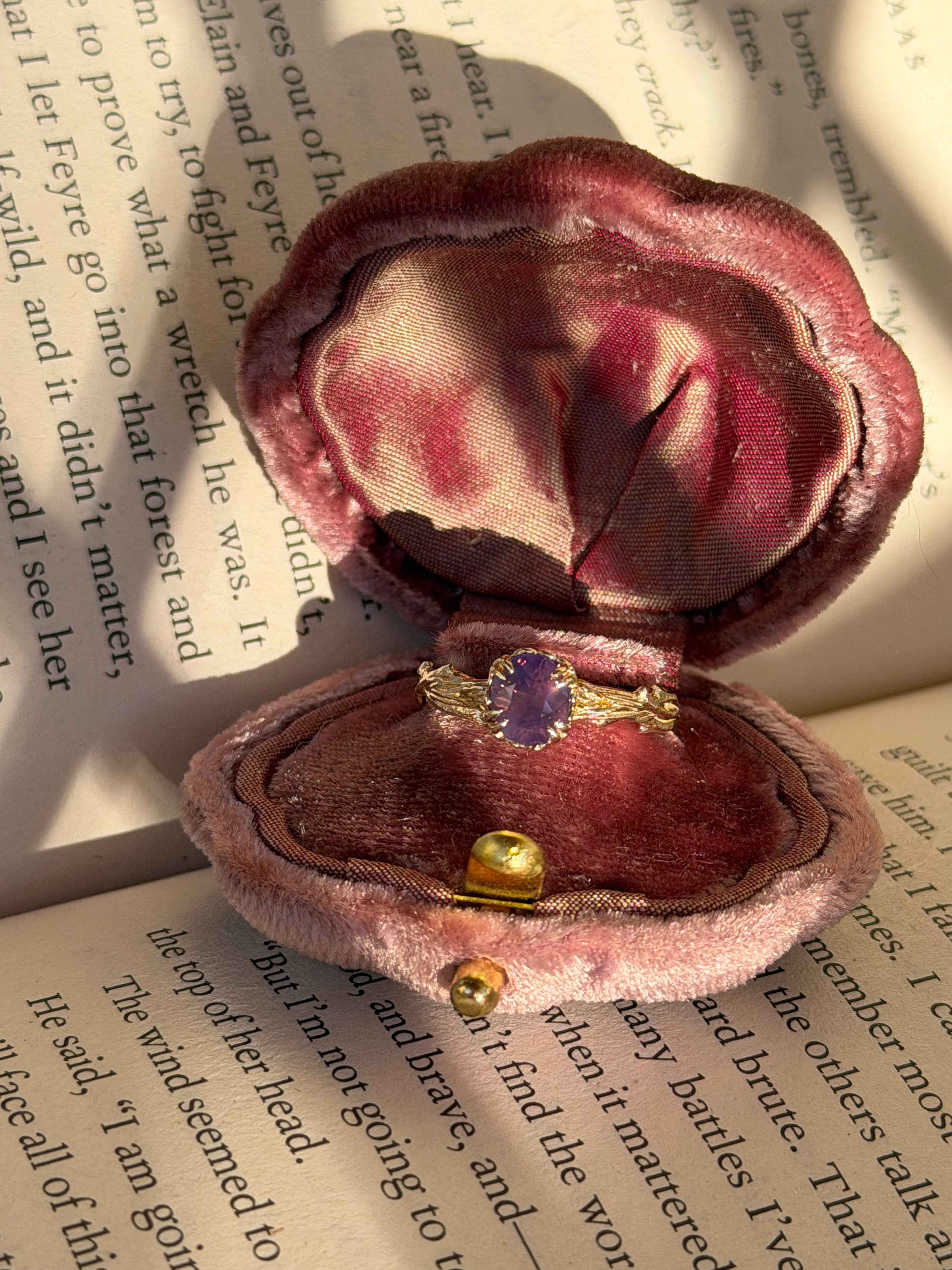 1.08ct Opalescent Sapphire Thorns + Roses