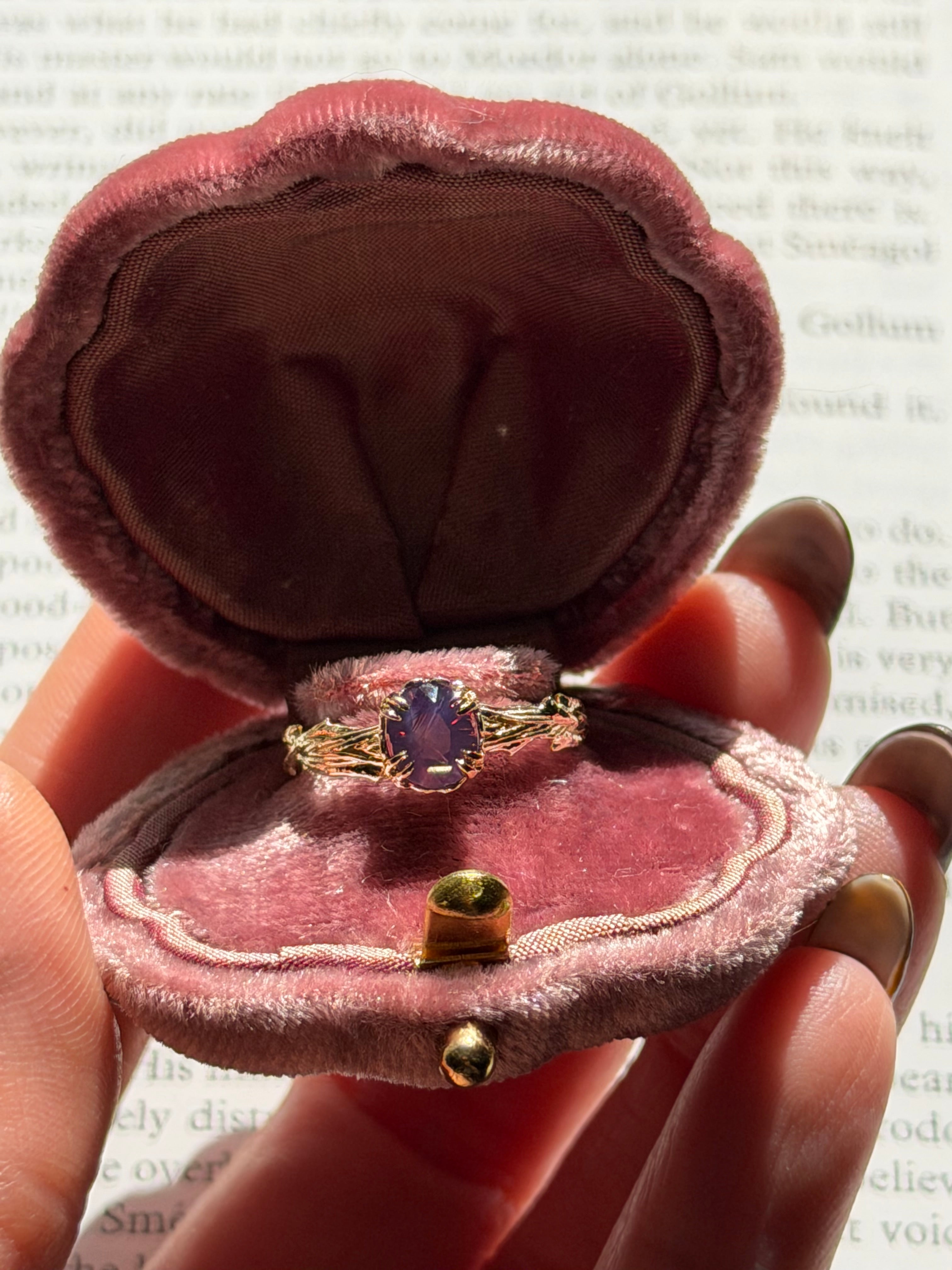 1.08ct Opalescent Sapphire Thorns + Roses