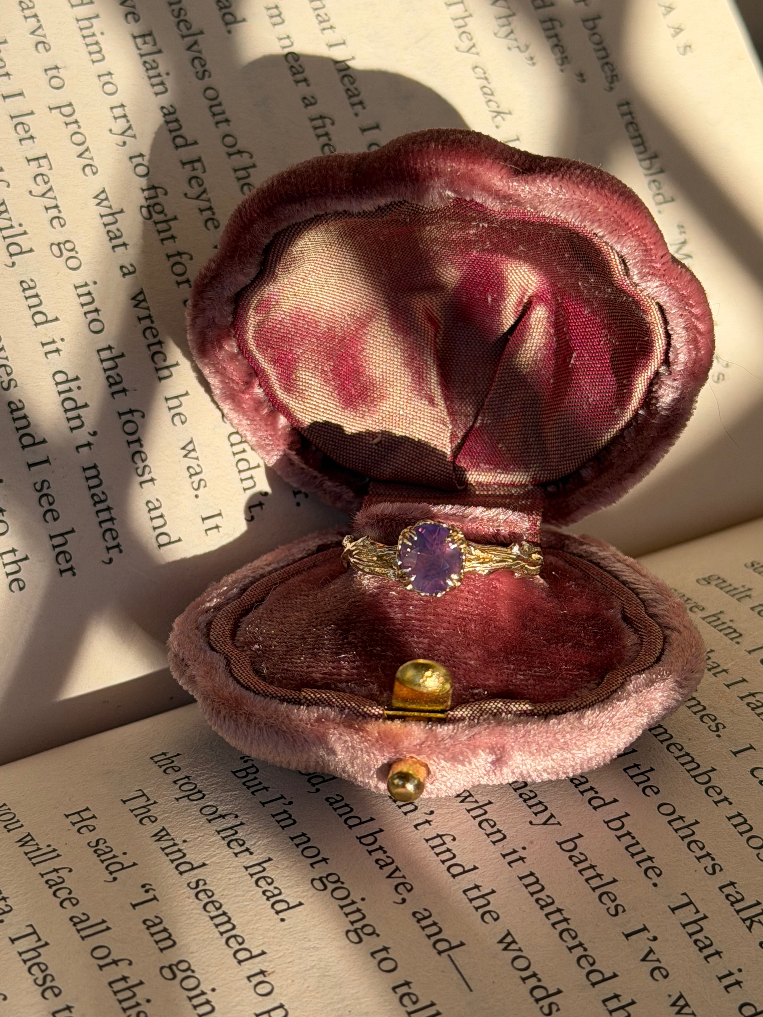 1.08ct Opalescent Sapphire Thorns + Roses