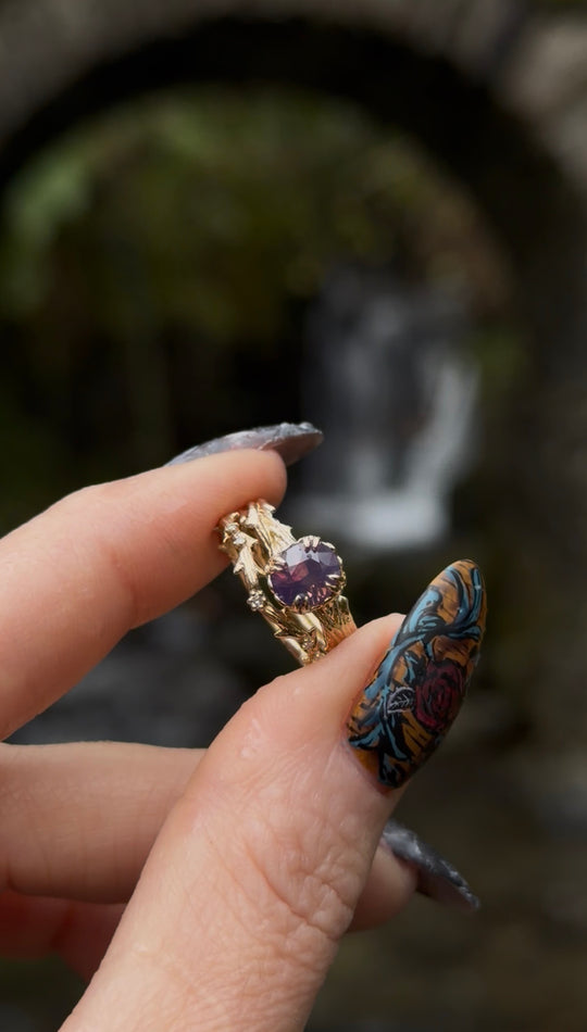 1.08ct Opalescent Sapphire Thorns + Roses