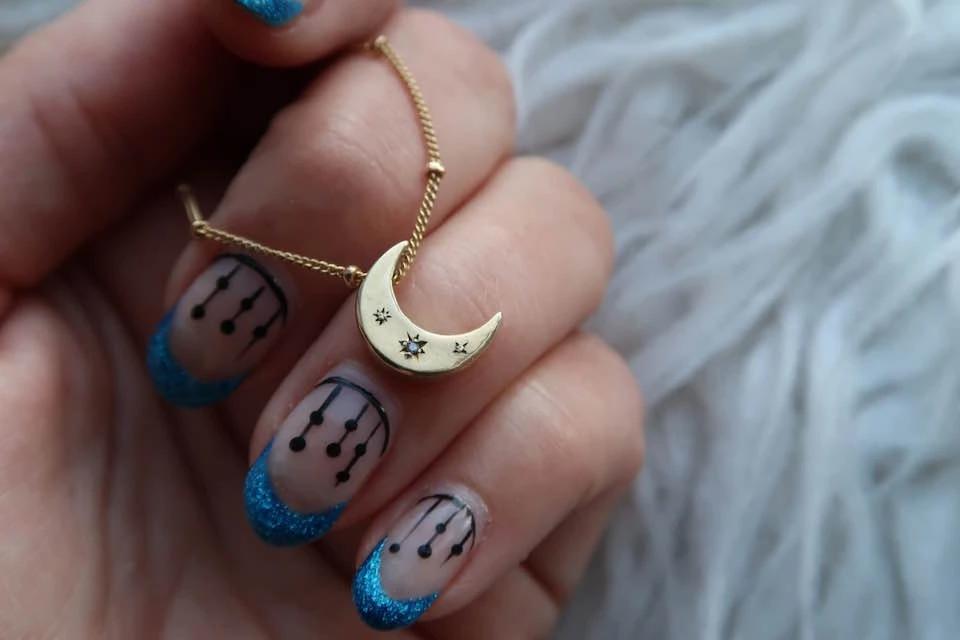 10k Engraved Crescent Moon