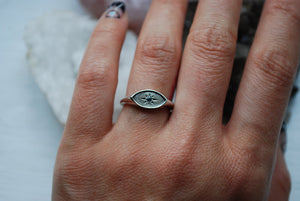 Starry-Eyed Signet